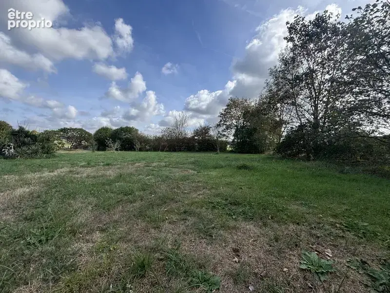 Photo Terrain à Saint-Pierre-De-Manneville au prix de 87 000€
