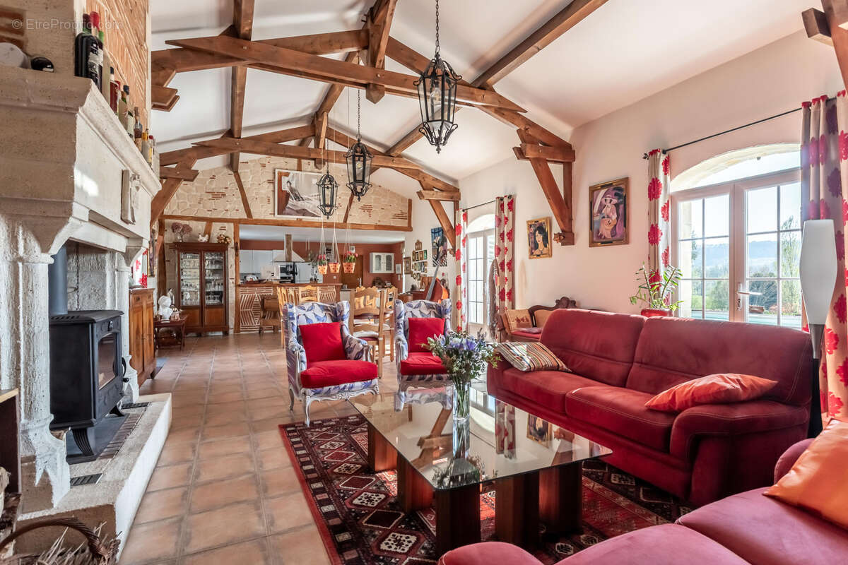 Propriété de campagne avec piscine, annexe, terrain, garage et lac - photo 36
