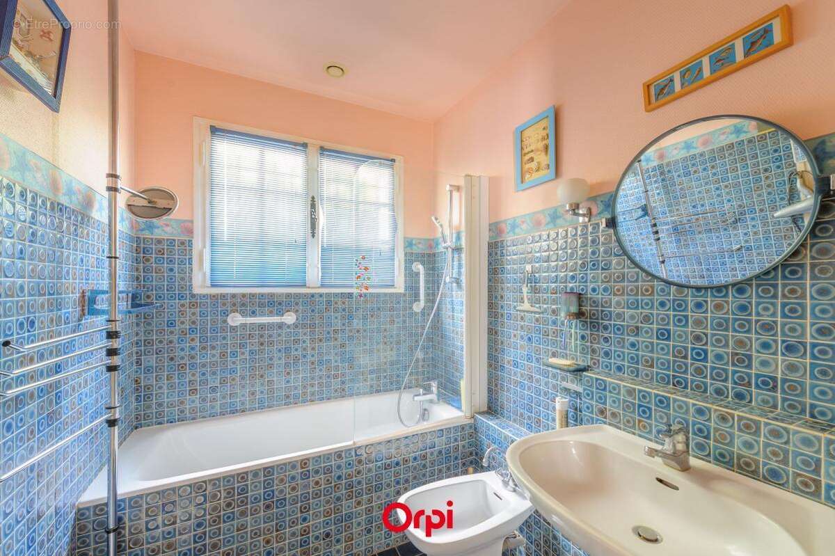 Maison À Vendre - L'Houmeau centre, 3 chambres, garage, jardin - photo 6