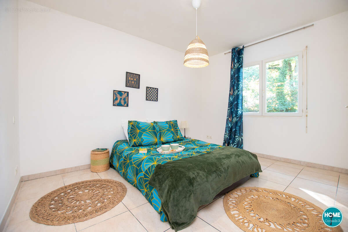 Maison à LA SALVETAT-SAINT-GILLES