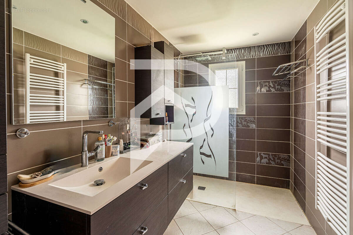 Maison à LA CHAPELLE-SAINT-MESMIN