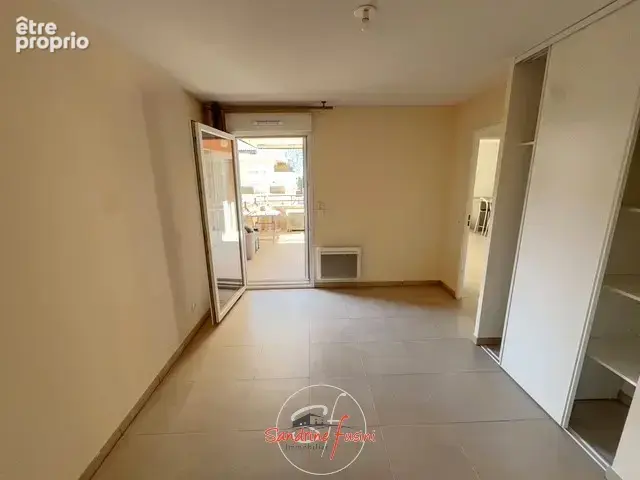 Saint Martin du Var Beau deux pièces avec cellier et garage. - photo 5