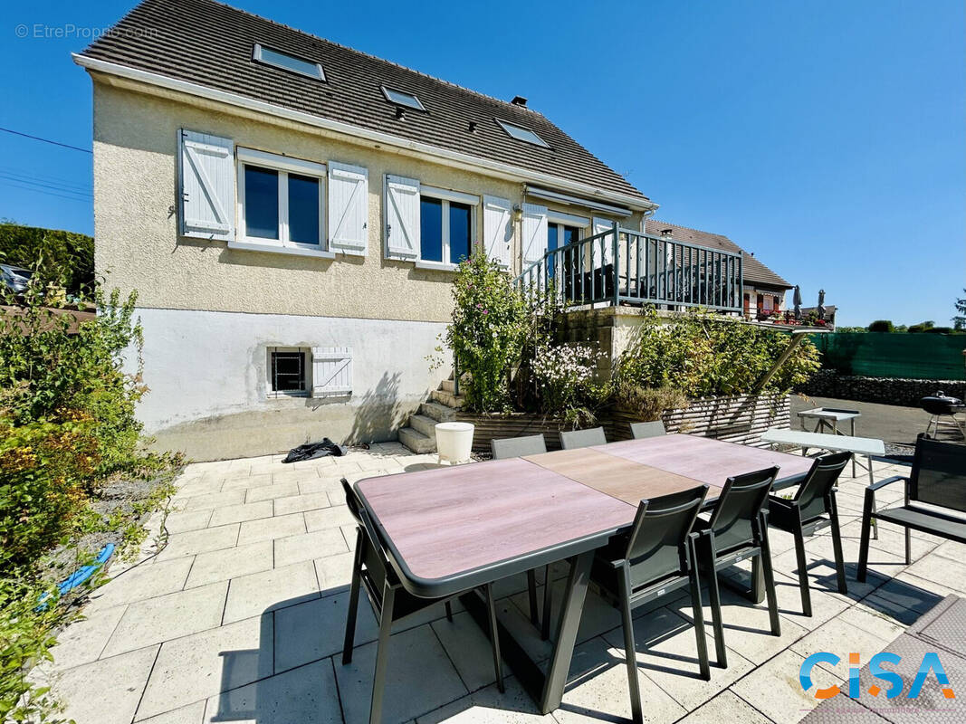Maison 150 m² à Chambly  - photo 1