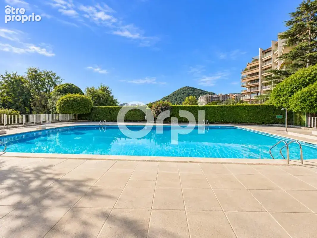 Cannes marina - parking - cave - piscine et gardien - rénové - photo 5