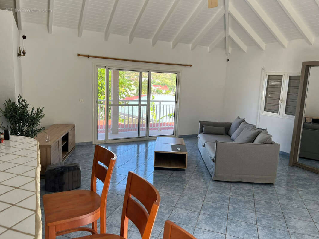 Maison à CAPESTERRE-BELLE-EAU