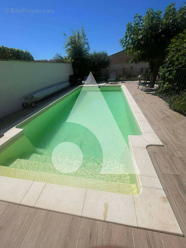 Maison à L'ISLE-SUR-LA-SORGUE