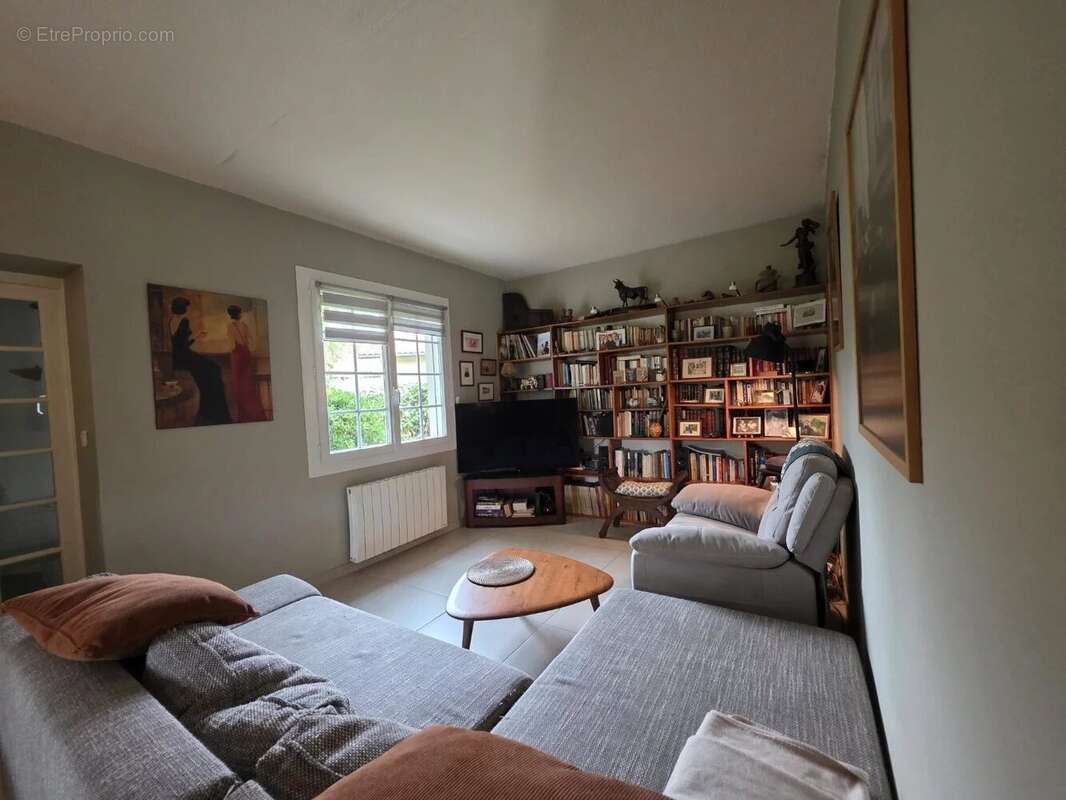 Maison à SAUGNAC-ET-CAMBRAN