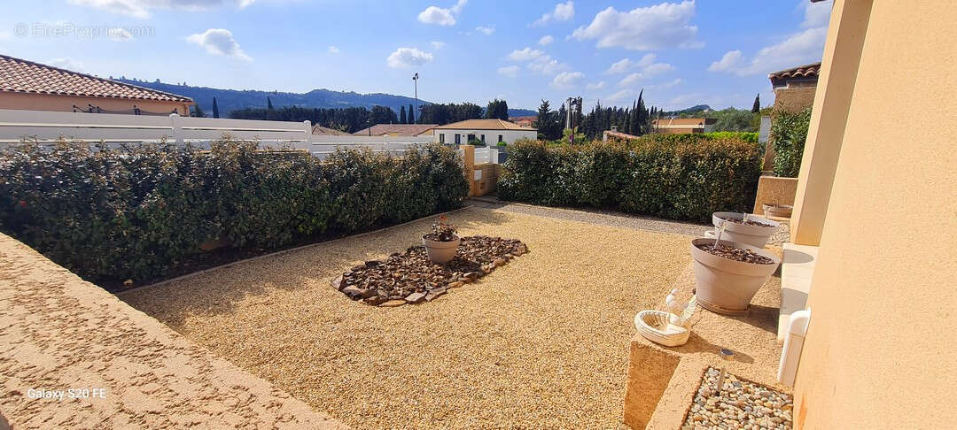 Villa de plain-pied de 91m² sur 398m² de terrain - photo 4