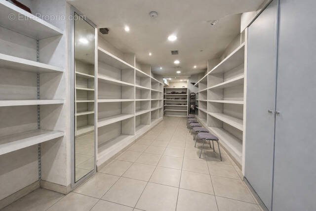 Commerce à COURBEVOIE