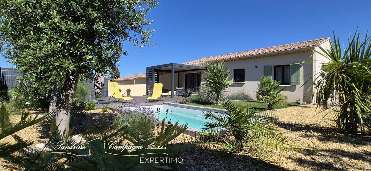VILLA T4 de plain pied, non mitoyenne, sitée à deux pas du village - photo 5