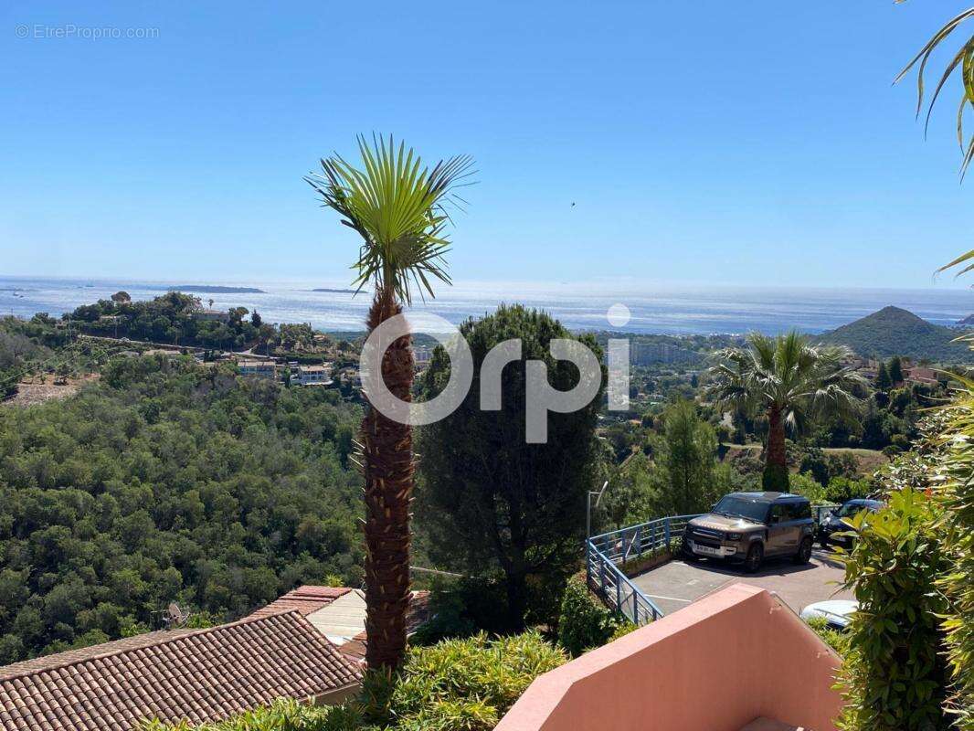 Appartement à MANDELIEU-LA-NAPOULE