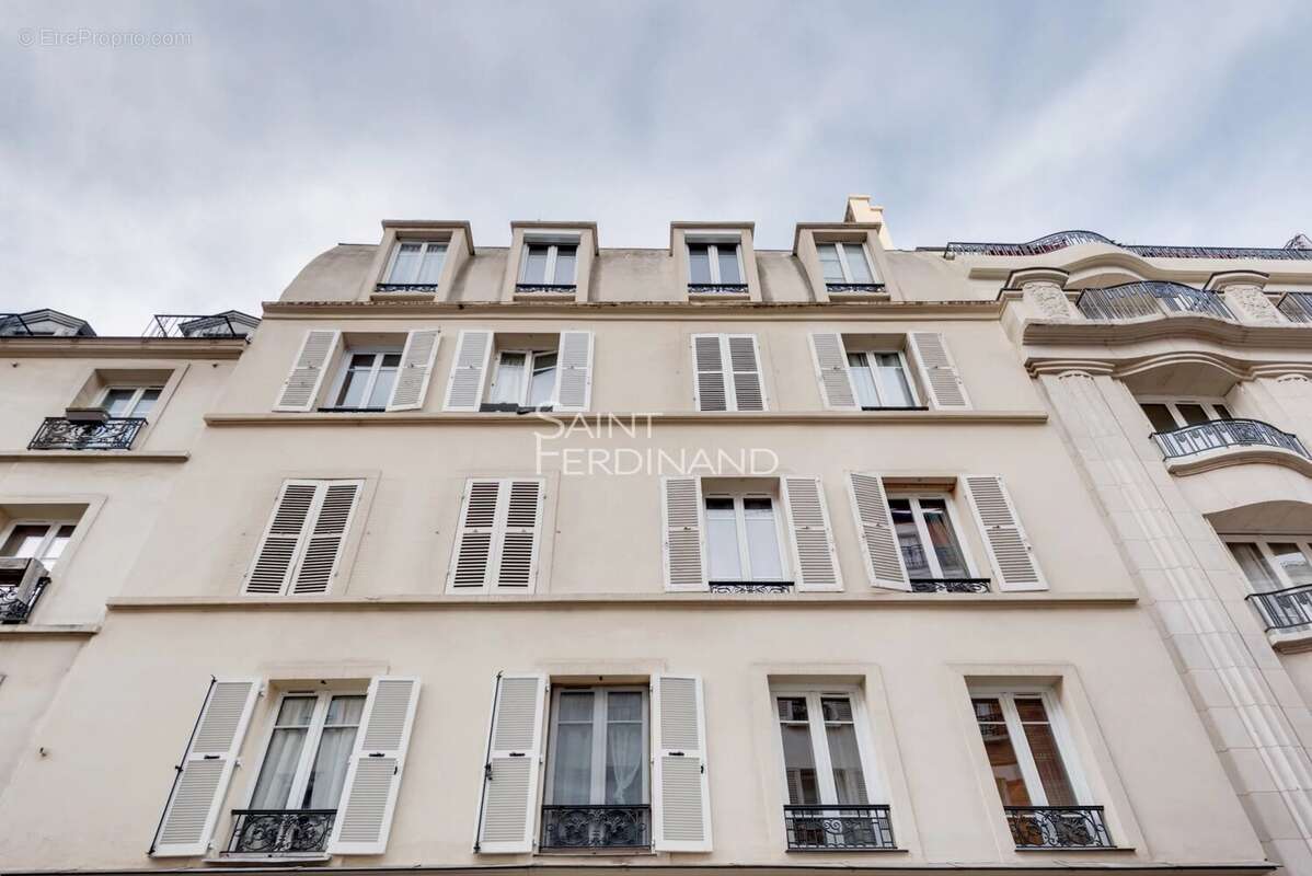 Appartement à PARIS-17E