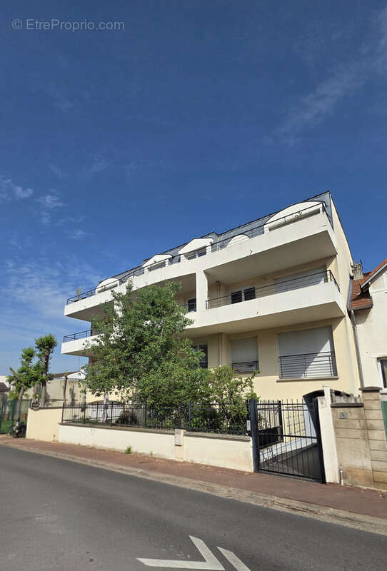 Appartement à NANTERRE