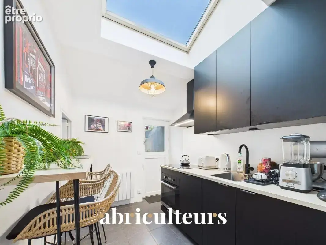 Jolie maison ancienne parfaitement rénovée, proche des commodités en vente à Couëron (44220) - photo 2