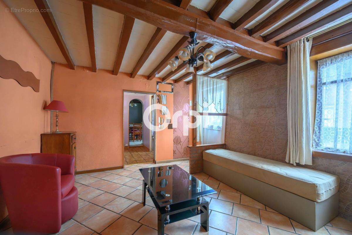 Maison à PERONNE-EN-MELANTOIS