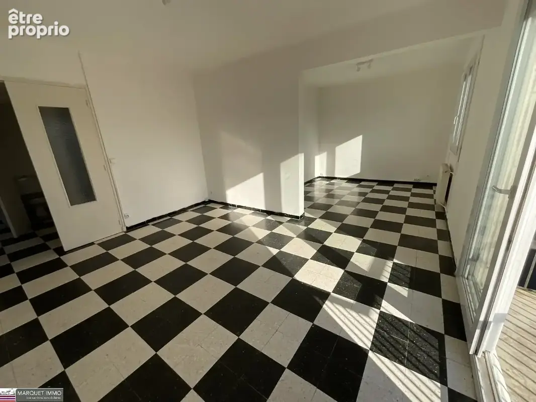 APT T4 85 m² au 3° avec balcon 2 m², loggia 6 m², cellier 4 m² et garage de 15 m².... - photo 4