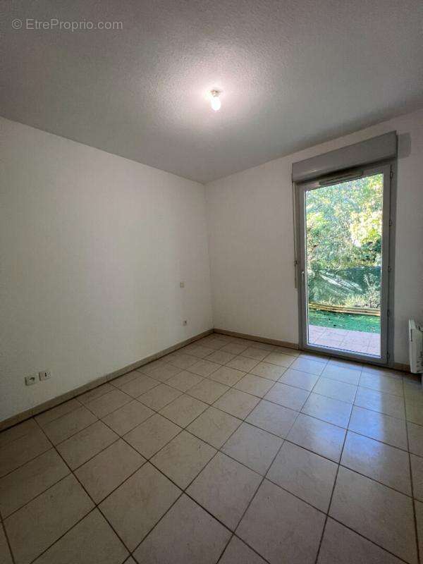 Appartement proche centre village  T2  de 45 m² avec jardinet et cellier - photo 5
