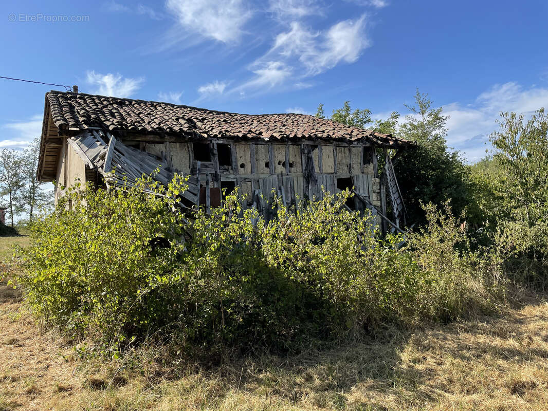 Limite Gers — Maison en pierre à rénover - photo 3