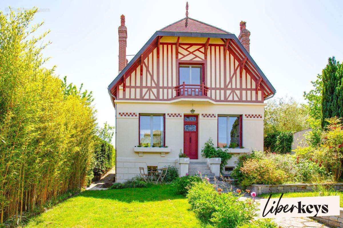 Maison à SAINT-OUEN-L'AUMONE