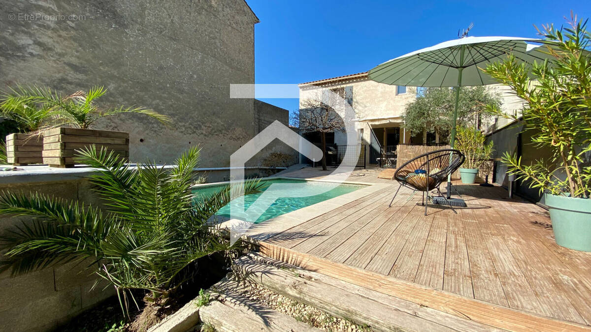 Maison à VILLELAURE