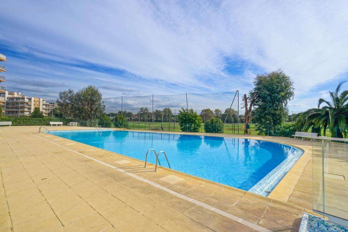 Appartement à MANDELIEU-LA-NAPOULE
