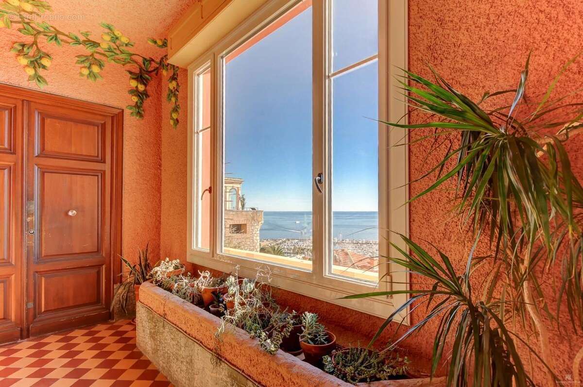 Appartement à BEAULIEU-SUR-MER