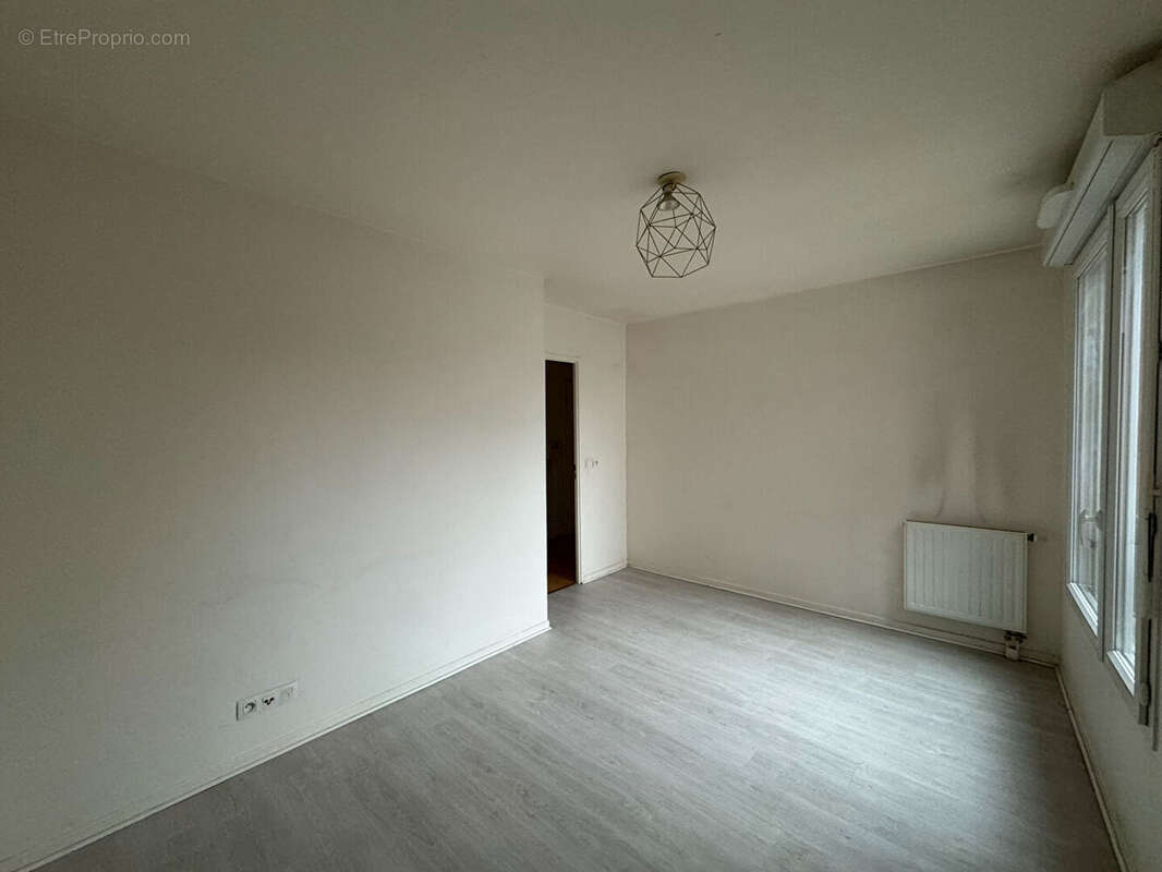 Appartement à AUBERVILLIERS