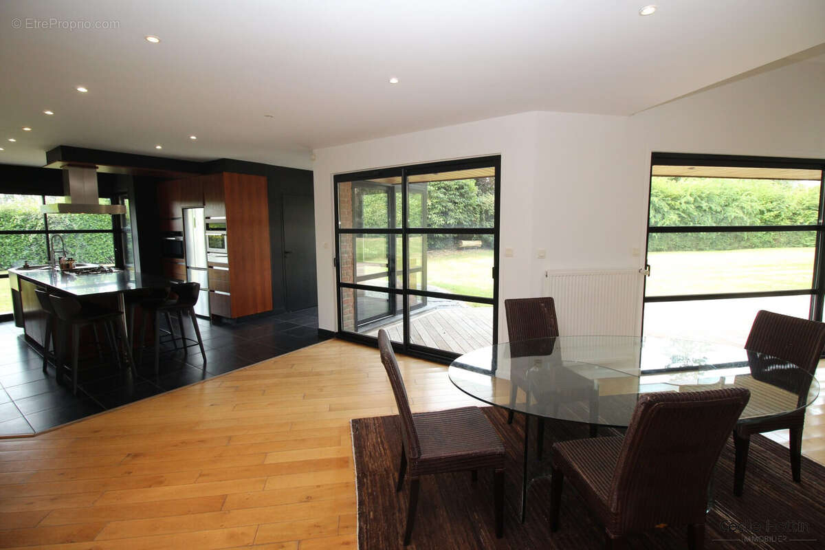 Maison 232 m² à Avelin  - photo 5