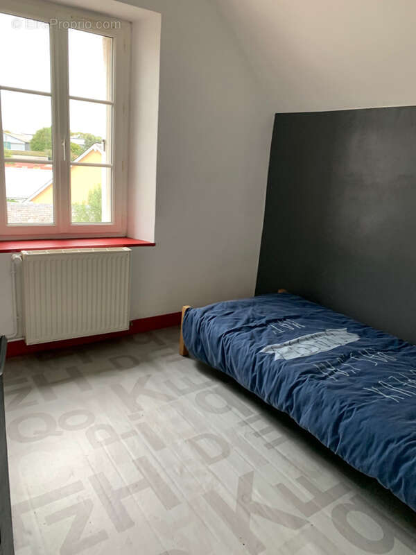 Maison à AMBRIERES-LES-VALLEES