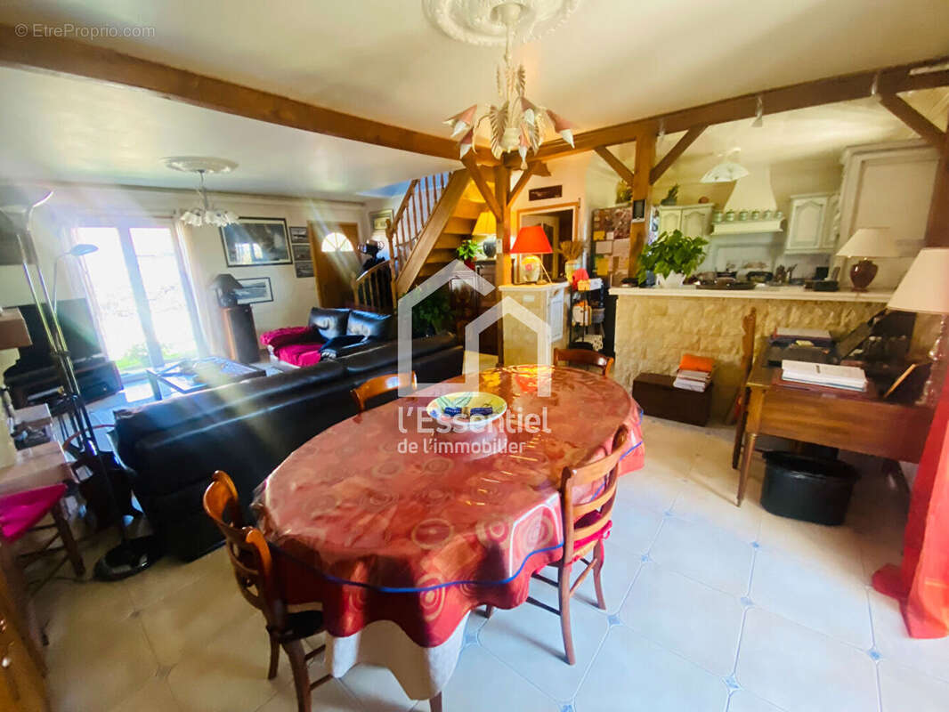 Maison à VAUX-SUR-SEINE