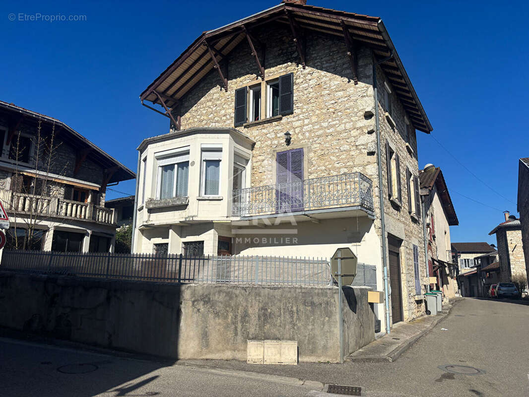 Maison à NEUVILLE-SUR-AIN