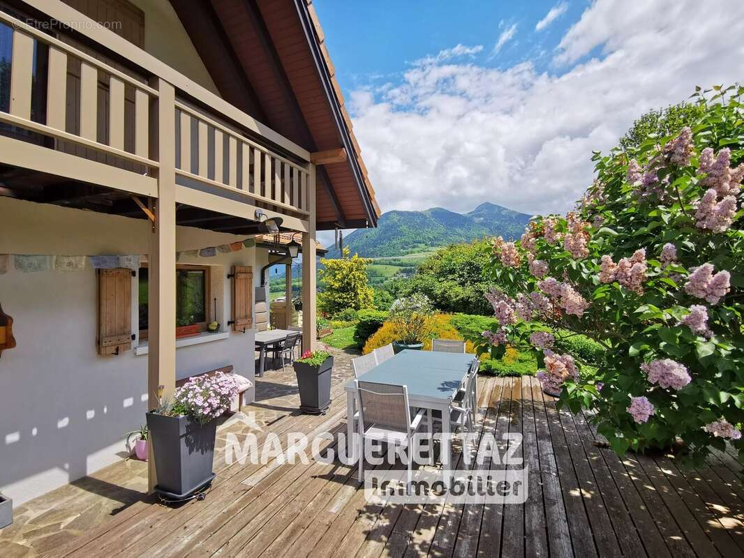 Maison à PEILLONNEX