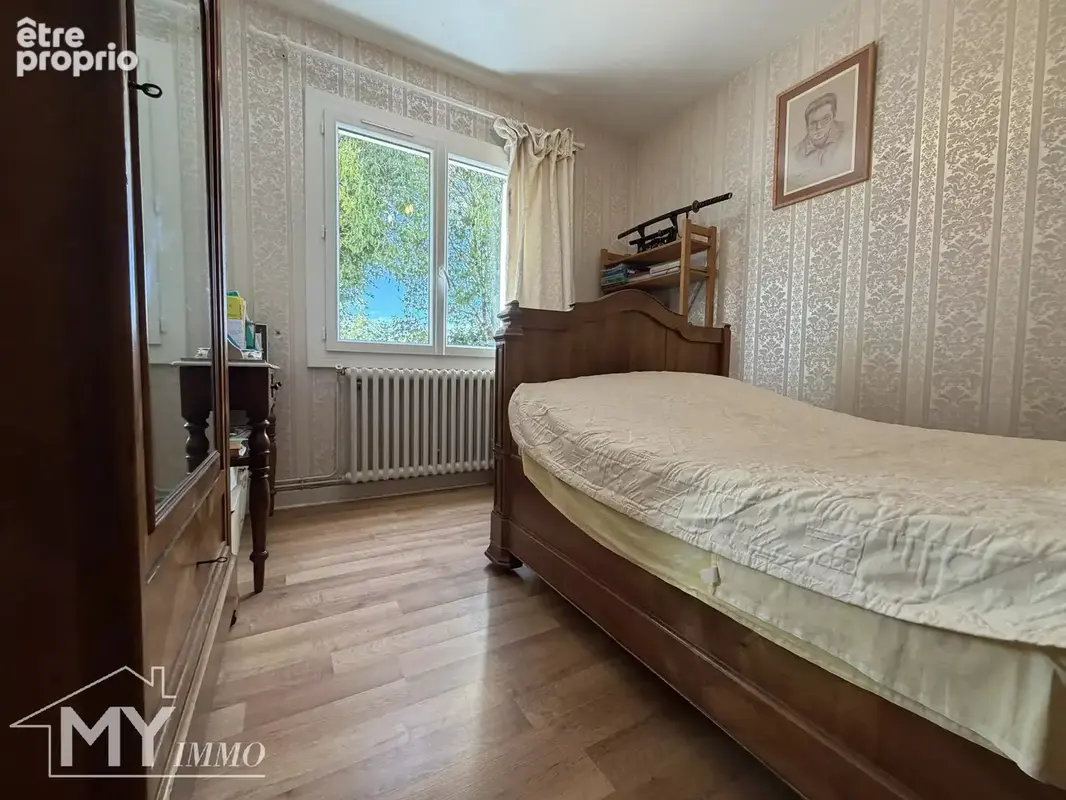 VÉLINES - Maison de plain-pied avec 3 chambres - photo 12