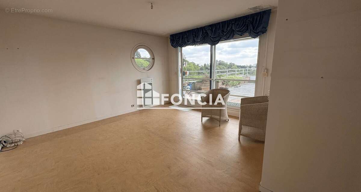 Appartement à MONT-SAINT-AIGNAN