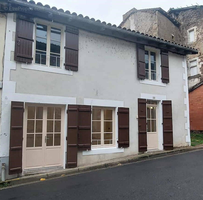 Maison à AVAILLES-LIMOUZINE