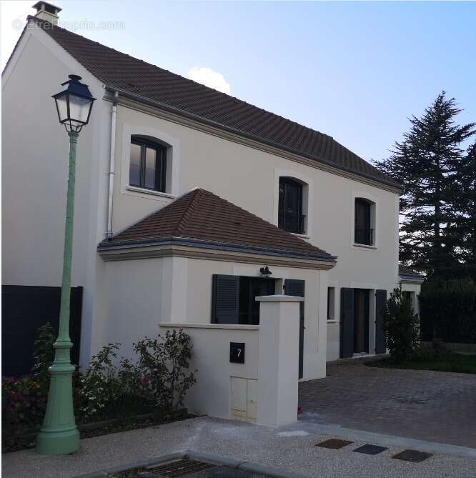 Terrain à SAINT-LUBIN-DE-LA-HAYE