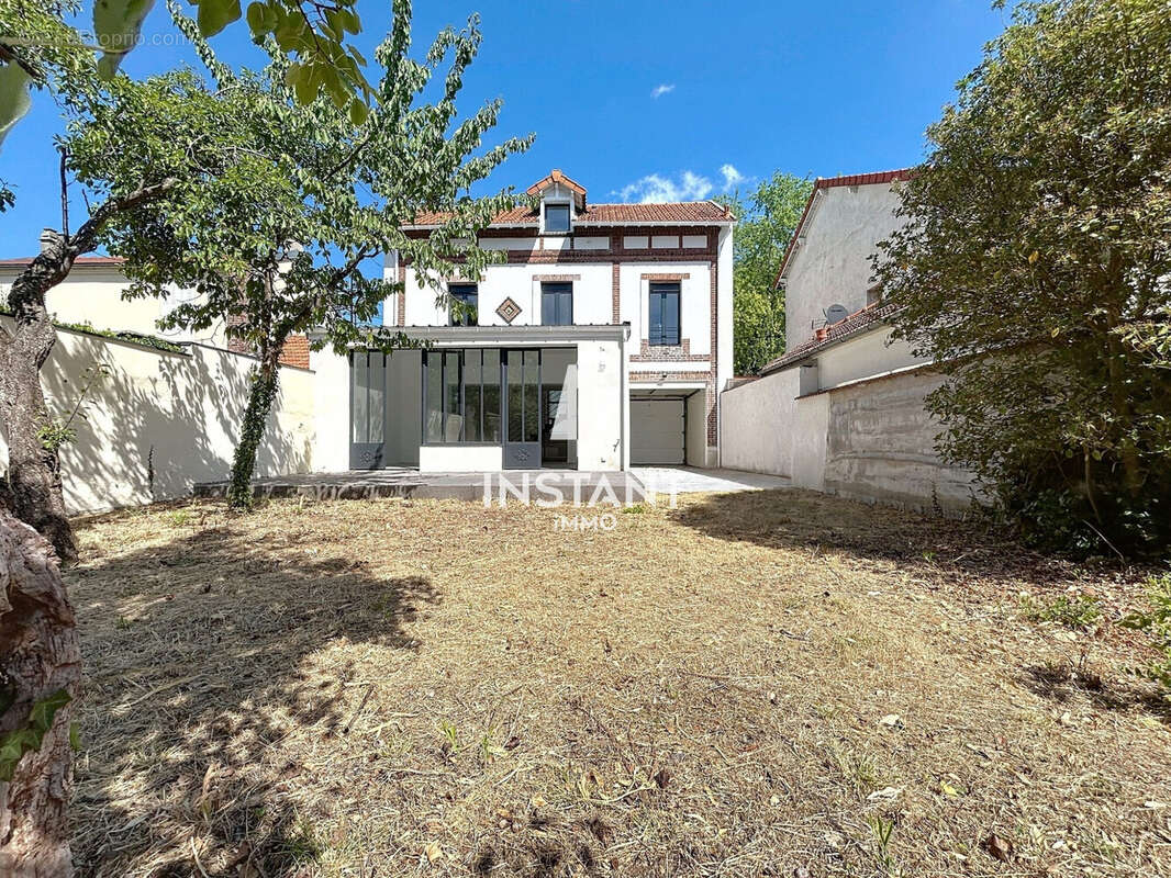 Maison à SAINT-MAUR-DES-FOSSES