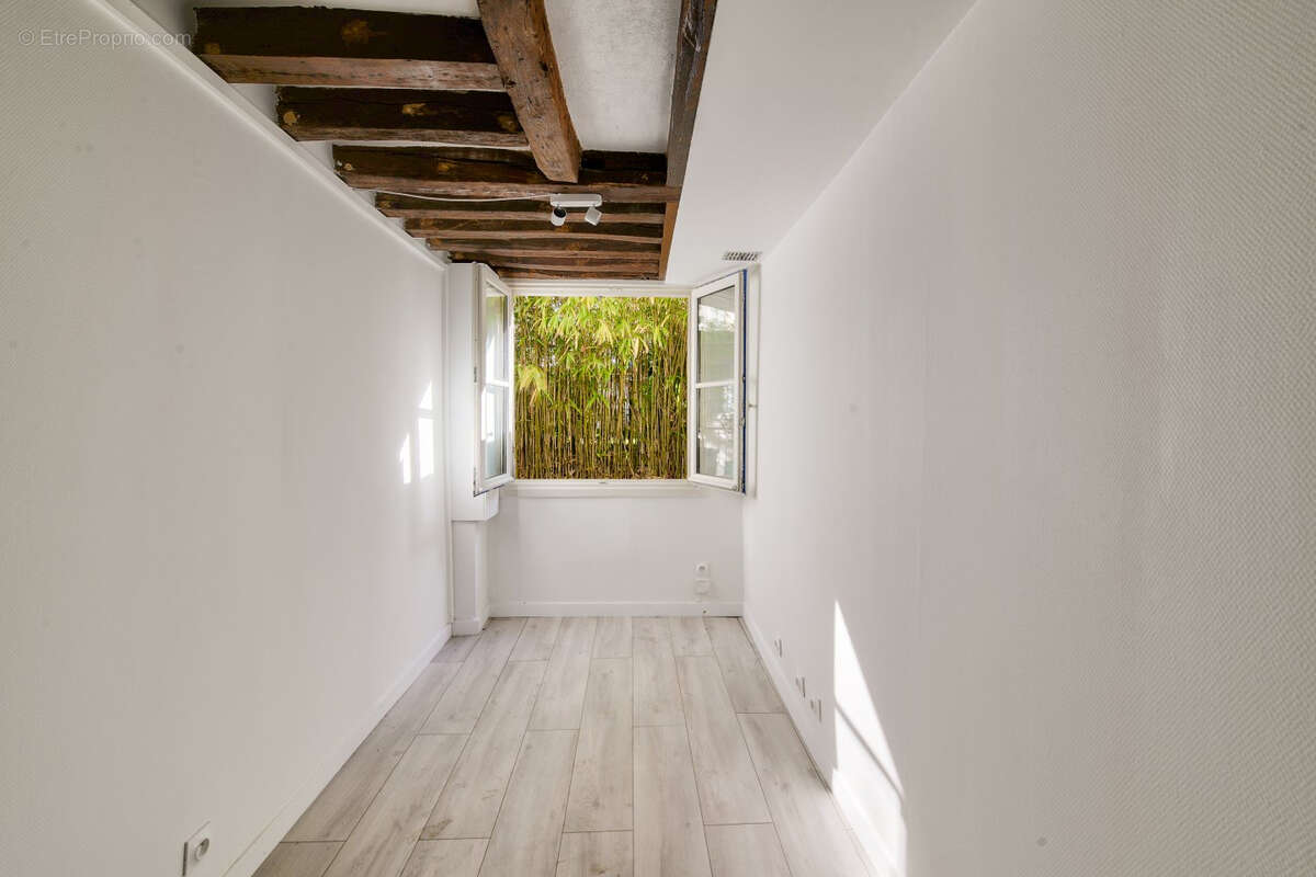 Commerce à VERSAILLES