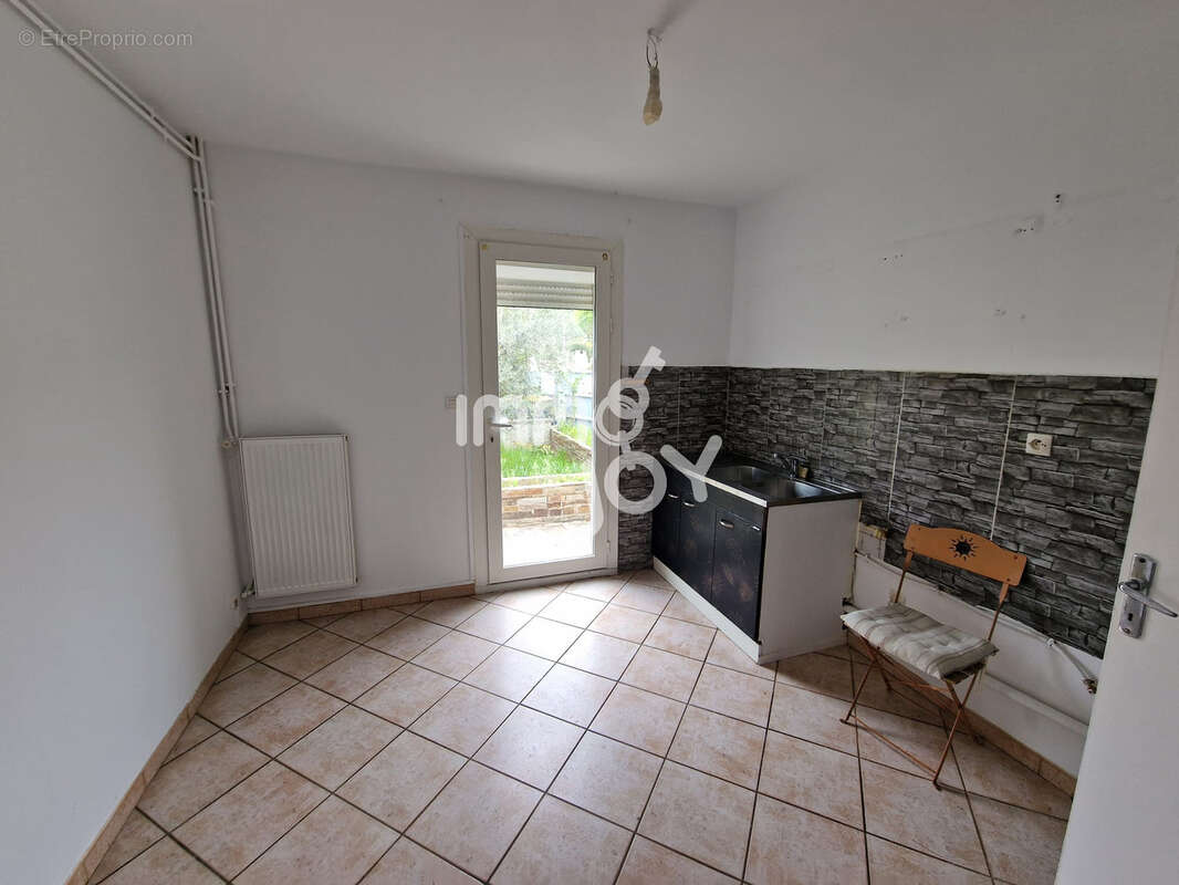 Maison à VILLEMOUSTAUSSOU