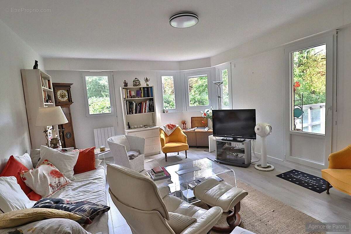 Appartement à VERRIERES-LE-BUISSON