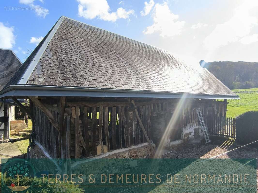 A 10 minutes de pont-audemer (27500), au calme, propriete normande, 3 chambres, terrain d'environ 2700m² avec dependances. - photo 17