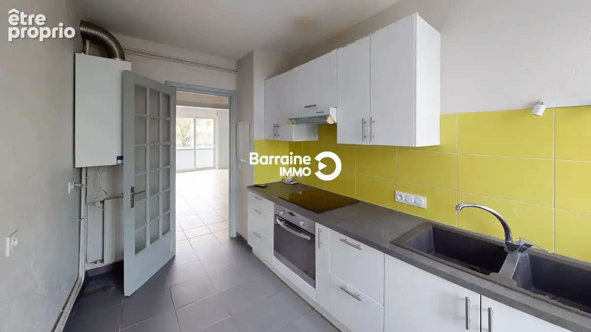 A vendre lorient hyper centre - appartement t3 68 m²-ascenseur balcon - photo 2