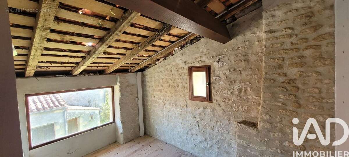 Maison 110 m² à Varaize  - photo 6