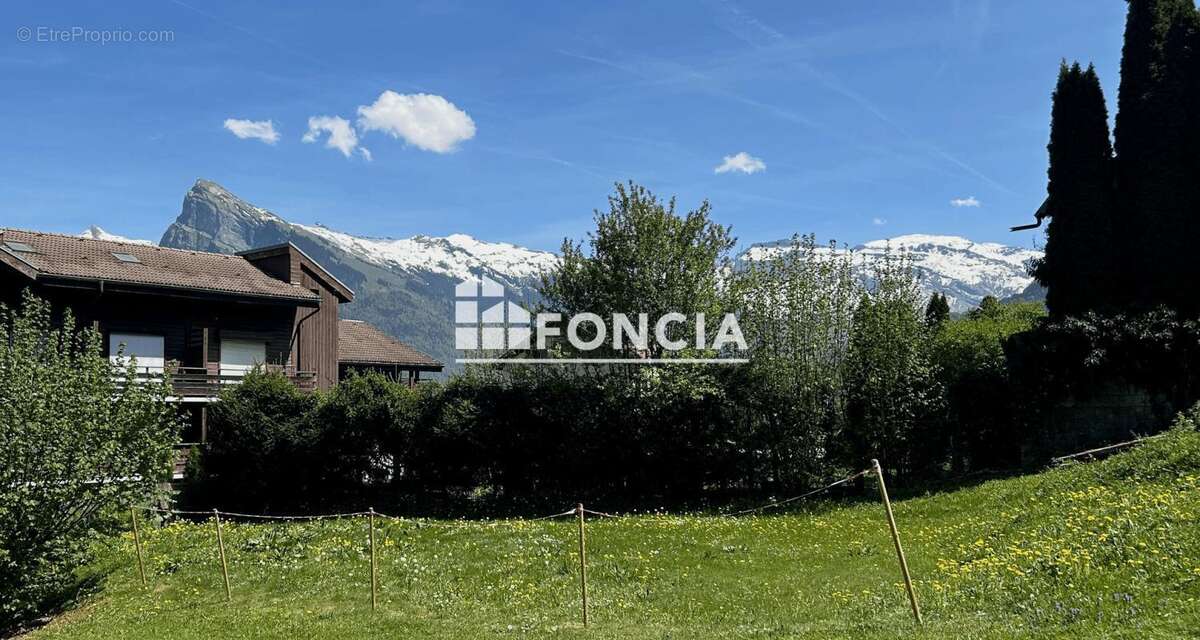 Appartement à MORILLON
