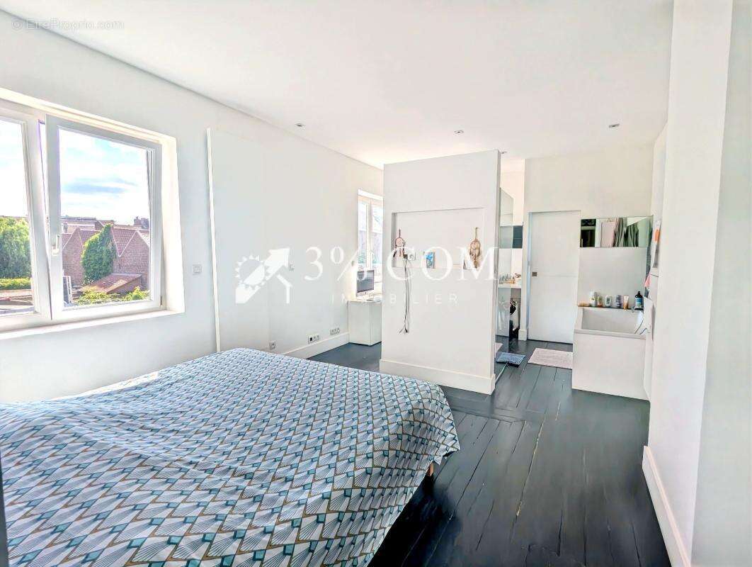 Maison bourgeoise de 265 m2 - 6 chambres - Cuisine équipée - - photo 9