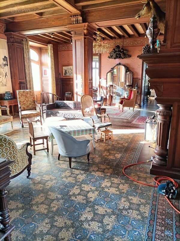 Maison à MONTRAVERS