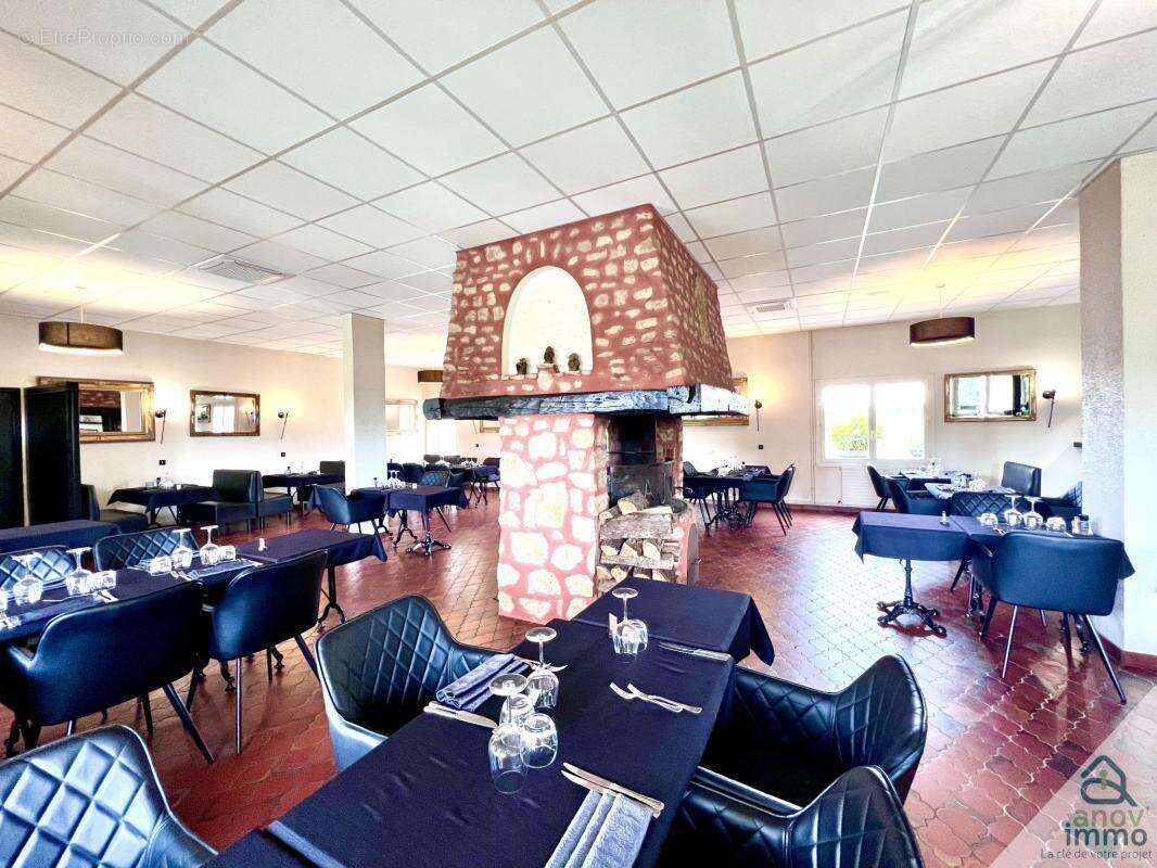 Commerce à NIEUIL-L'ESPOIR