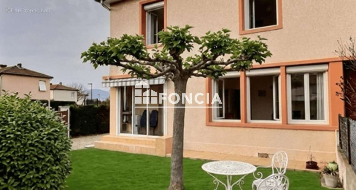 Maison à SAINT-CLAIR-DU-RHONE