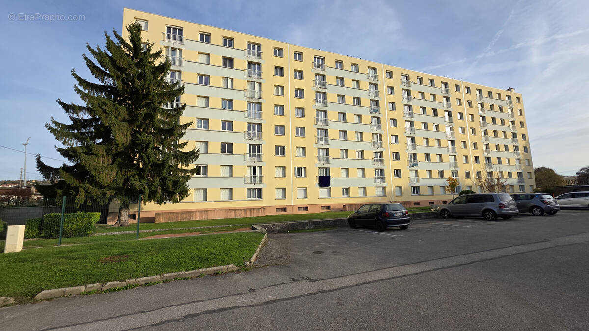 Appartement à BOURGOIN-JALLIEU