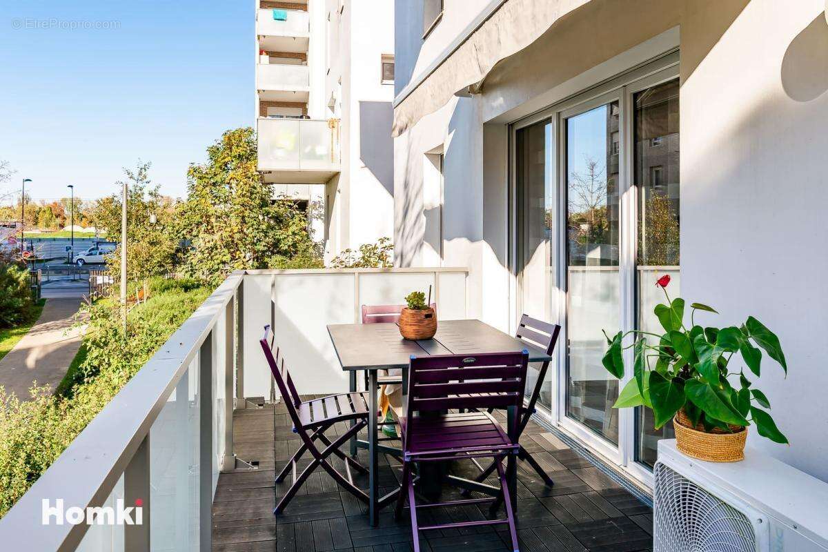 Appartement T5 de 99 m2 à Bordeaux 33300, Rue Paule Marrot - photo 2